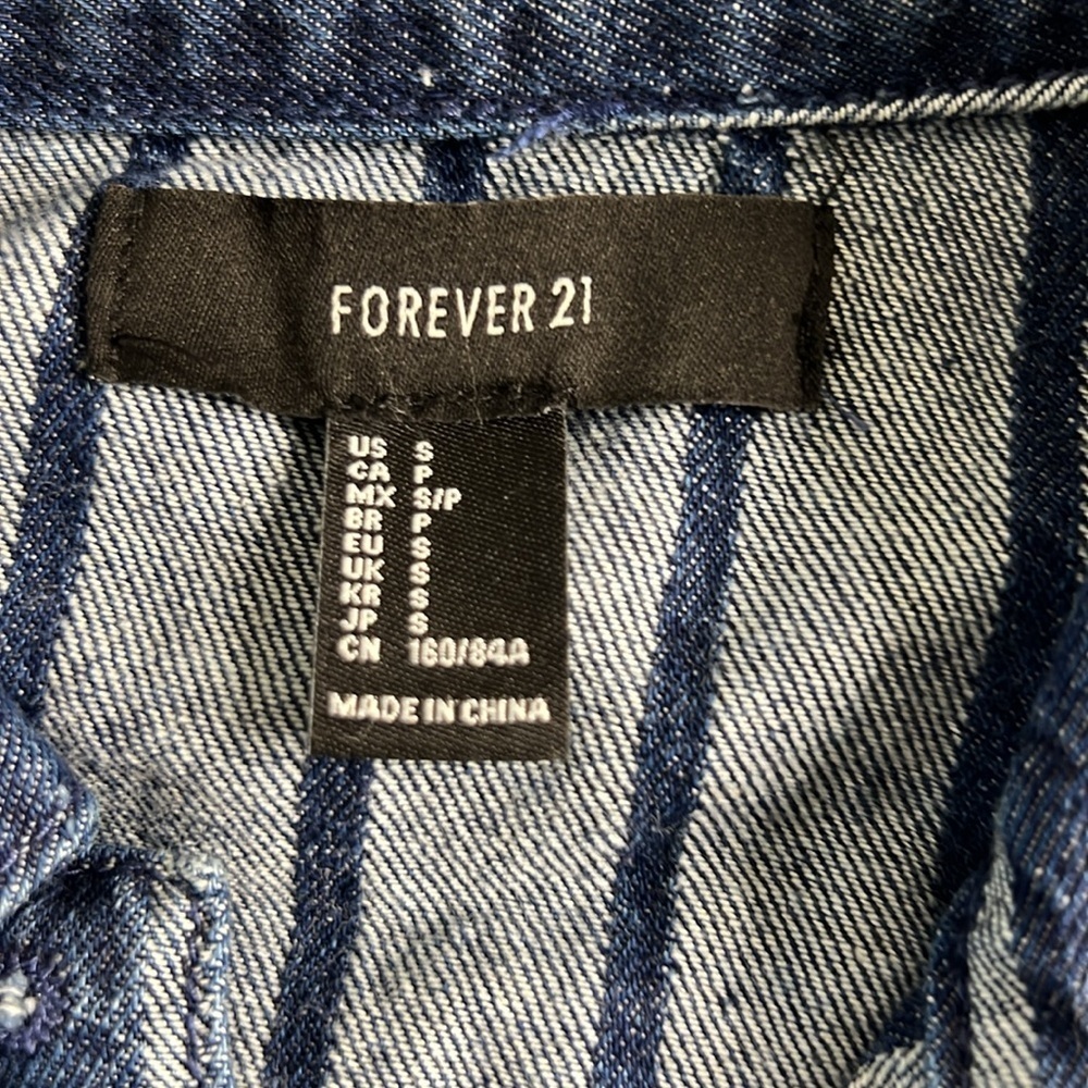 Forever 21 White Pinstripe Striped Cropped Denim Jacket - Picture 5 of 13